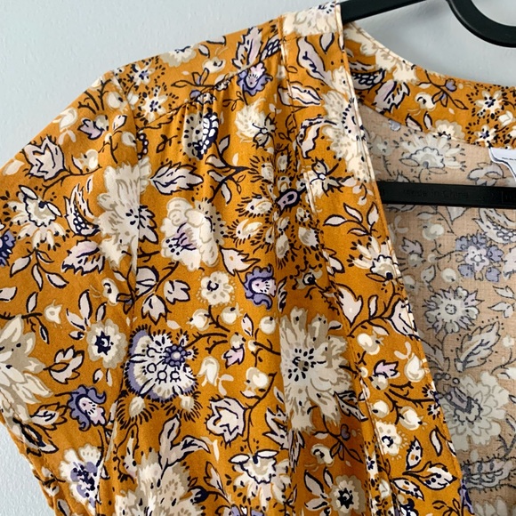 🚫SOLD🚫 wrap dress - Picture 2 of 3